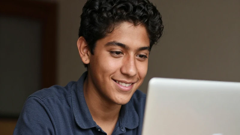 BACHILLERATO: ¡DESCUBRE las BECAS BENITO JUÁREZ AHORA! 6 Joven estudiante mexicana sonríe bajo luz cálida