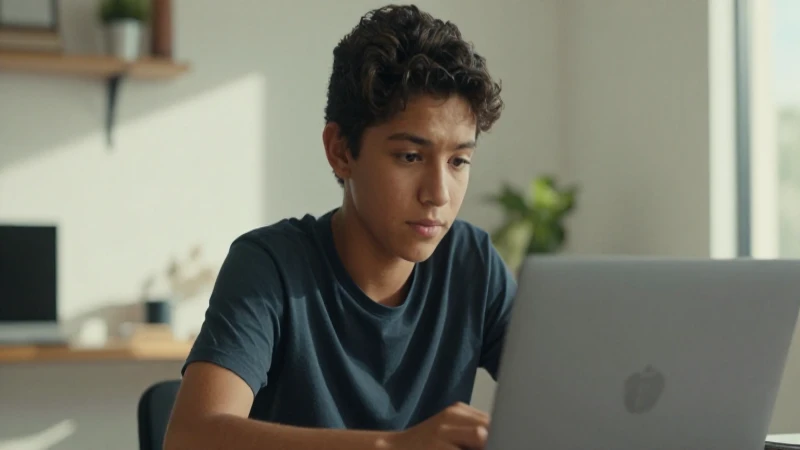 BECAS DE TITULACIÓN 2026: Descubre Cómo Acceder 5 Estudiante mestizo estudia bajo luz cálida