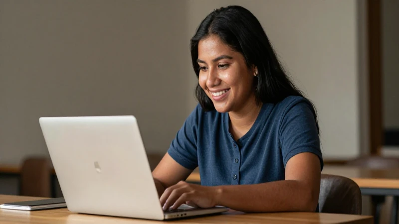 Consigue tu Cita Beca Benito Juárez 2026 de forma rápida 2 Joven mestiza sonríe bajo luz cálida