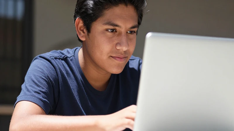 Registro BECAS BENITO JUÁREZ 2026: ¡Descubre cómo! 5 Estudiante mestiza, piel bronceada, luz cálida